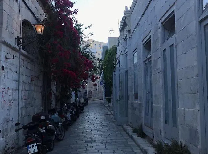 Molly's House 에르무폴리