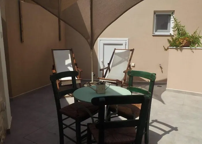 Molly's House Апартаменты Эрмуполис